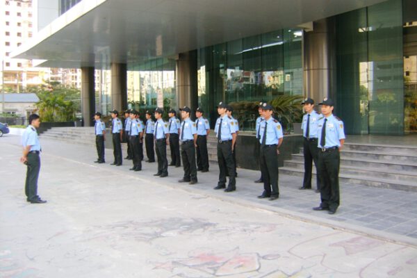Dịch Vụ Bảo Vệ Văn Phòng Tại HCM, bảo vệ văn phòng giờ hành chính, ghi chép sổ sách, trông coi xe, kiểm soát người lạ ra vào, giao nhận thư, nhắc nhở cán bộ công nhân viên thực hiện nội qui văn phòng toà nhà, đảm bảo an ninh trật tự, phòng chống cháy nổ, an toàn cho toà nhà văn phòng công ty.